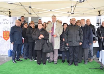 Regional Housing Programme delivers keys to newly-built apartments to ten refugee families in Kraljevo, Serbia